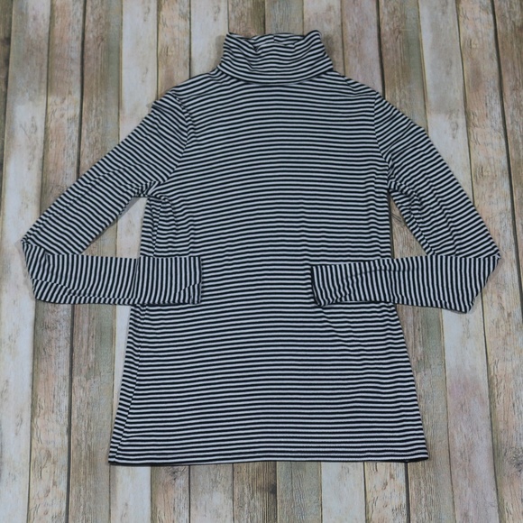 White House Black Market Sweaters - White House Black Market L/S Knit Turtleneck